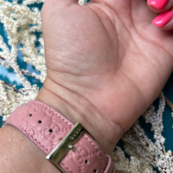 GUCCI Pink Leather Swiss Quartz Watch BEAUTIFUL 💕 - Picture 4 of 6